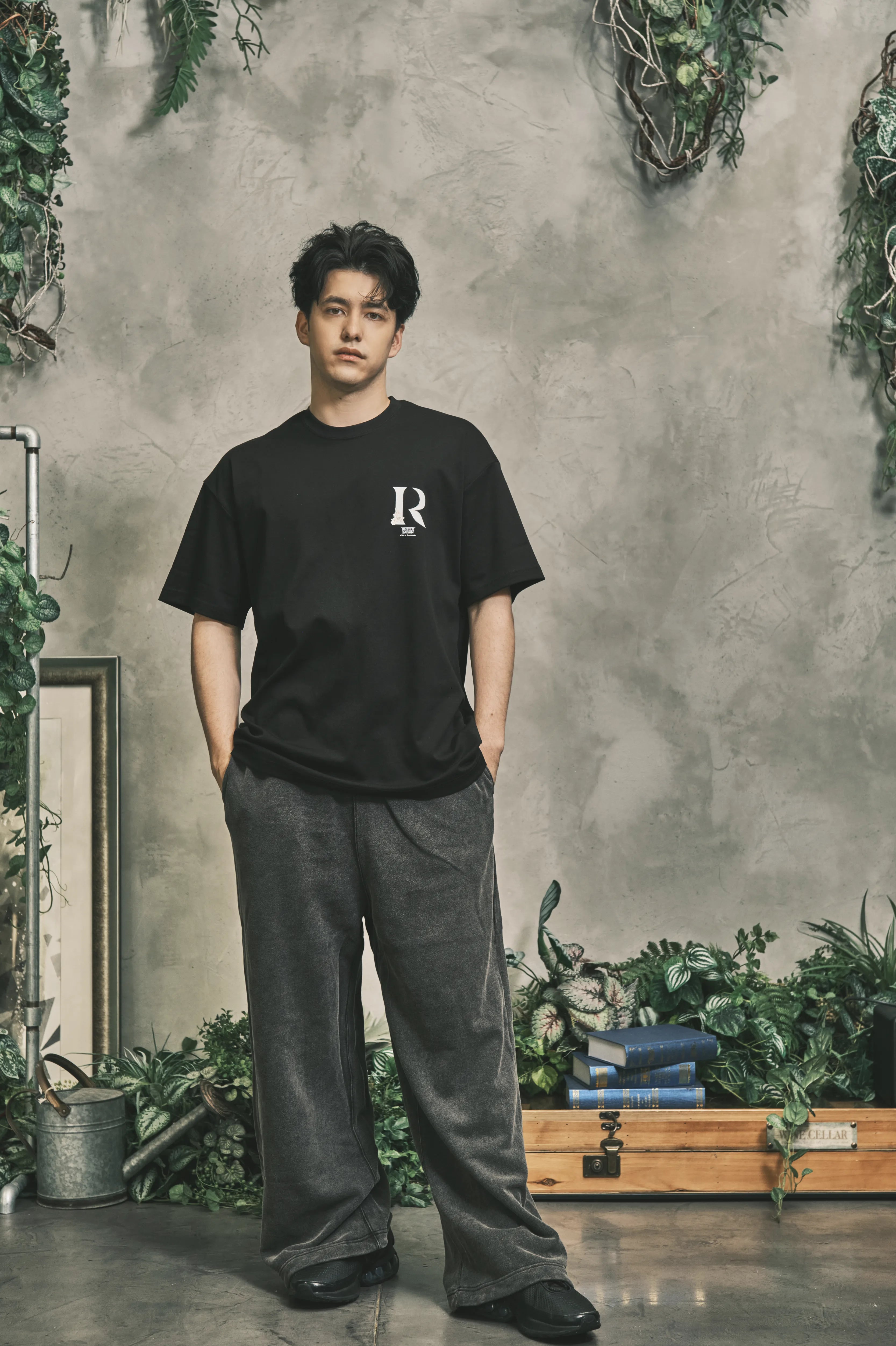 R Emblem Oversized T-shirt-10
