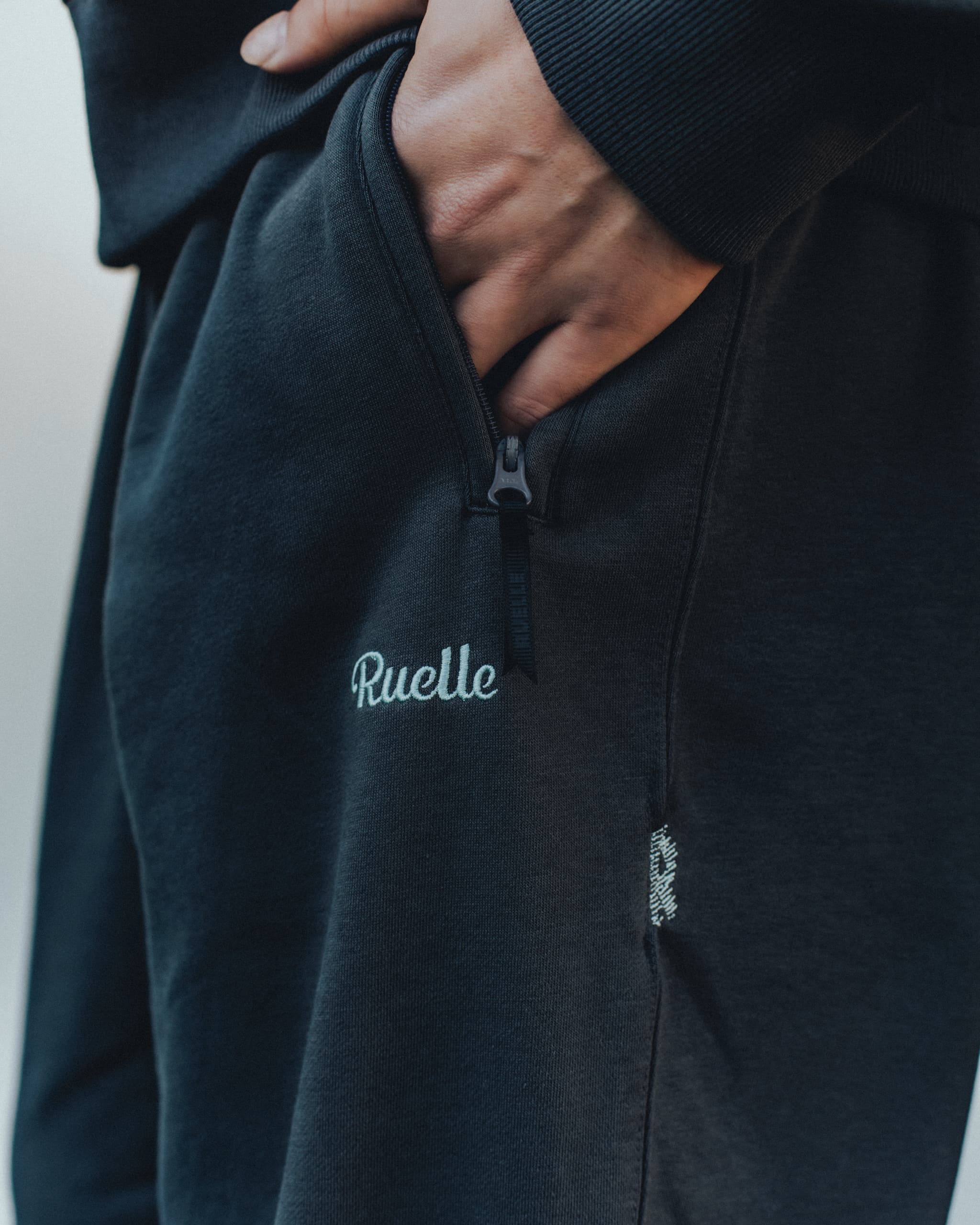 Ribbed Hem Relaxed Sweatpants-4